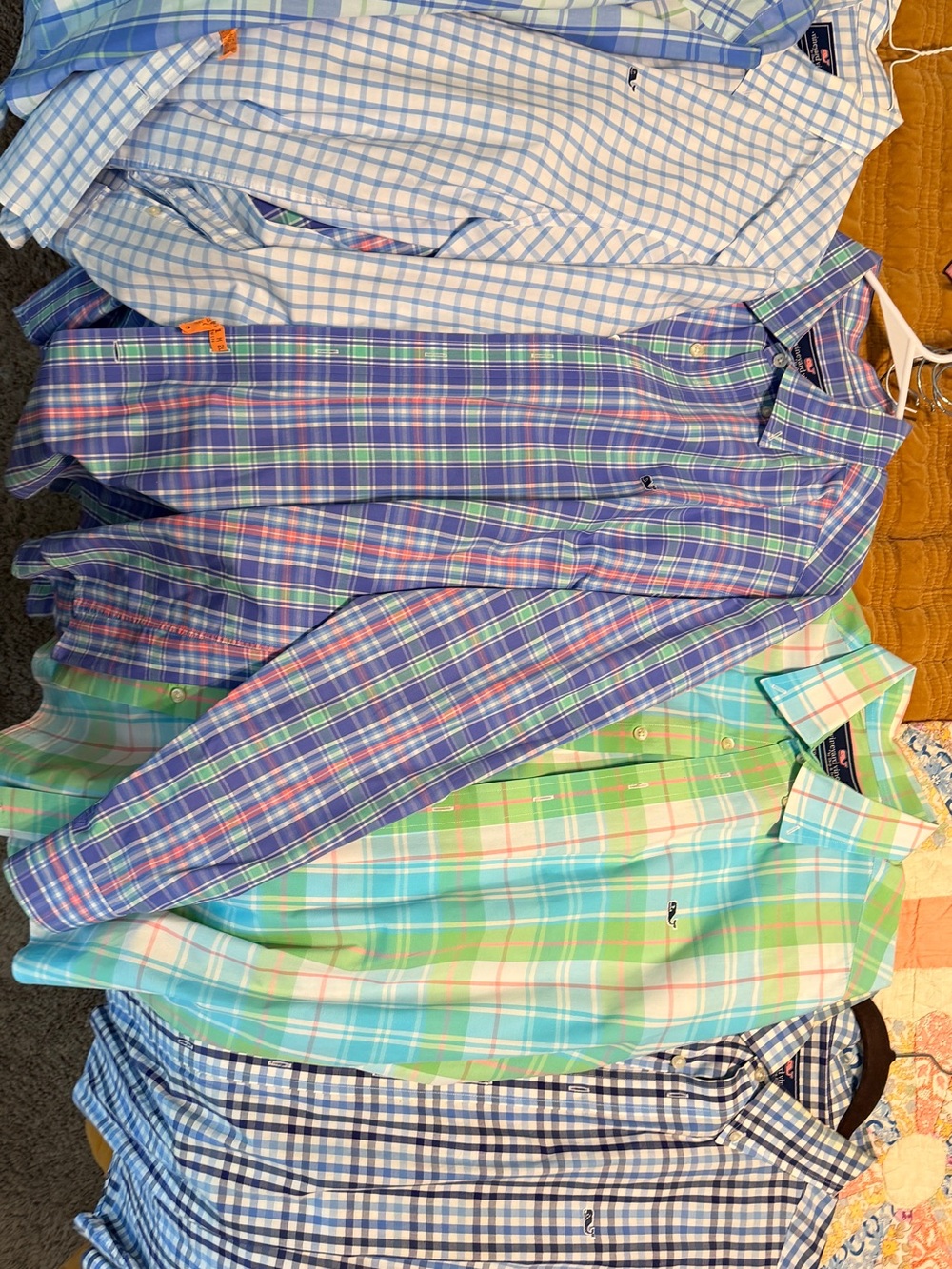 Vineyard Vines Men's LOT 10 Button-Down Shirts in Blue & Green.